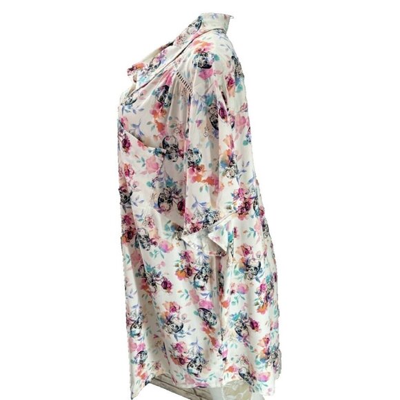 Torrid Plus 6 White Skull Floral Print Button Down Collar Short Sleeve Blouse - Picture 5 of 6